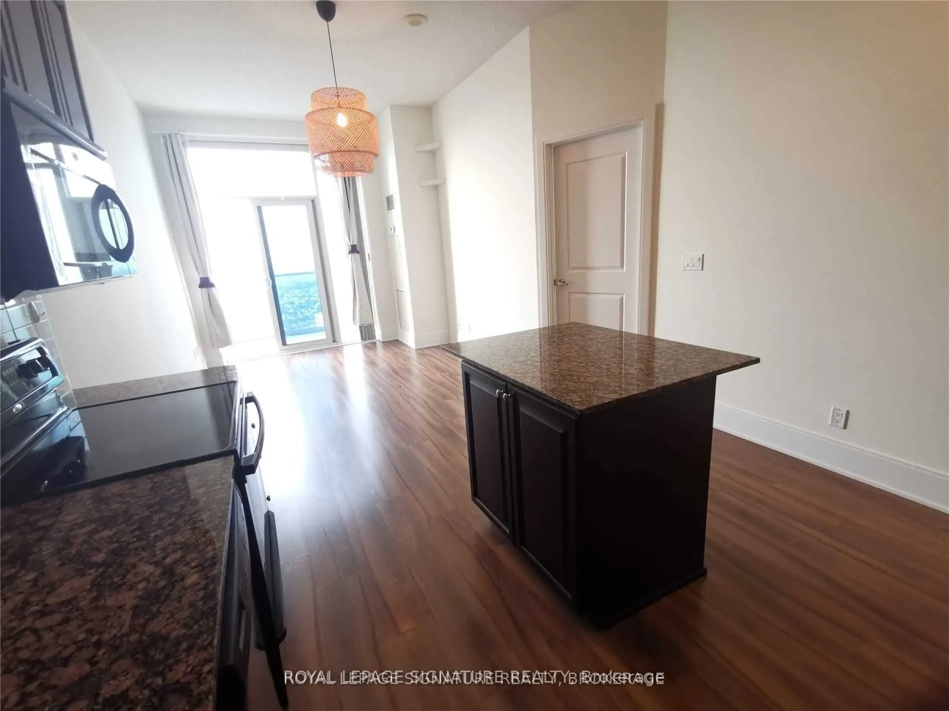 330 Burnhamthorpe Road W, #Ph01