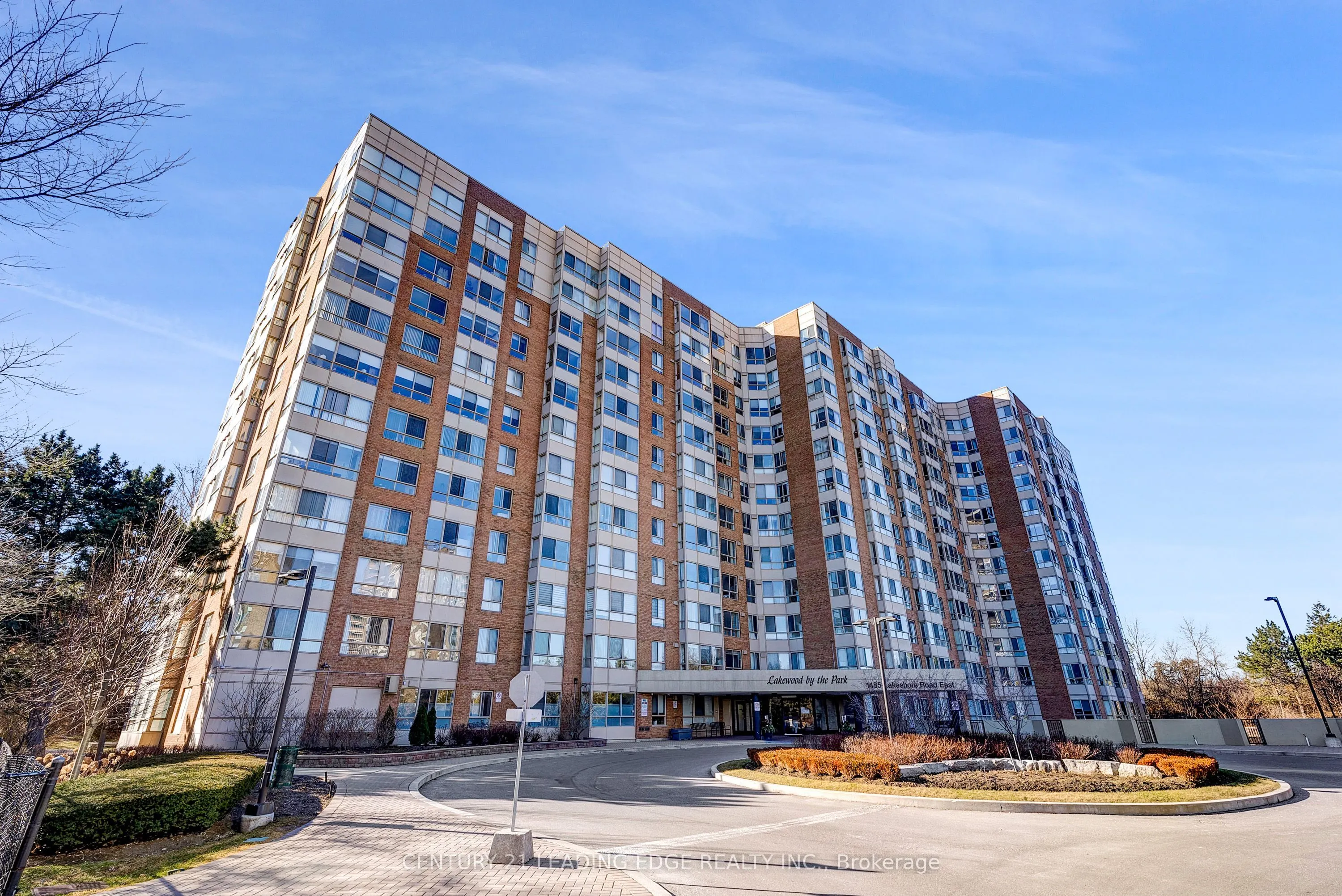 1485 Lakeshore Road E, #115