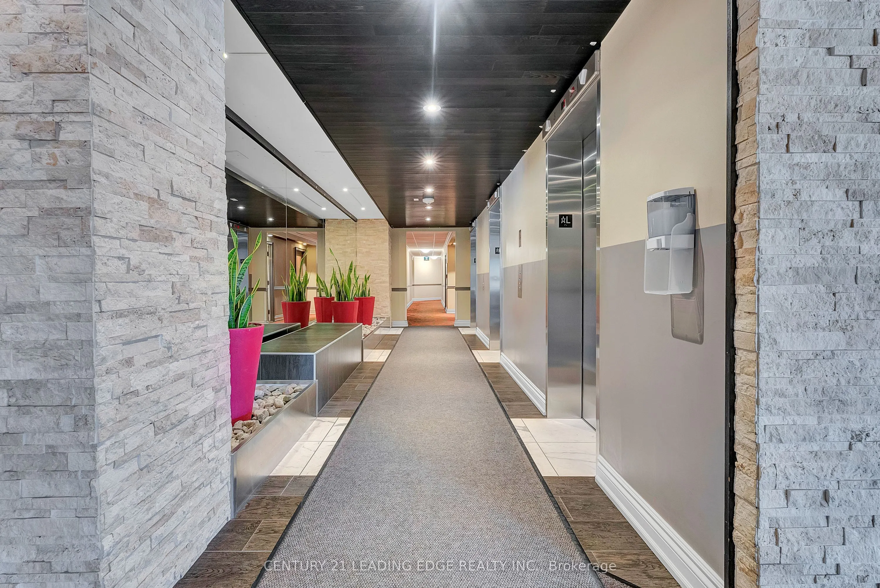 1485 Lakeshore Road E, #115