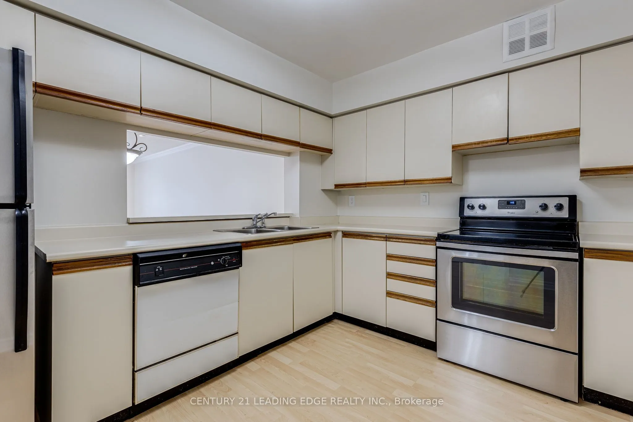 1485 Lakeshore Road E, #115