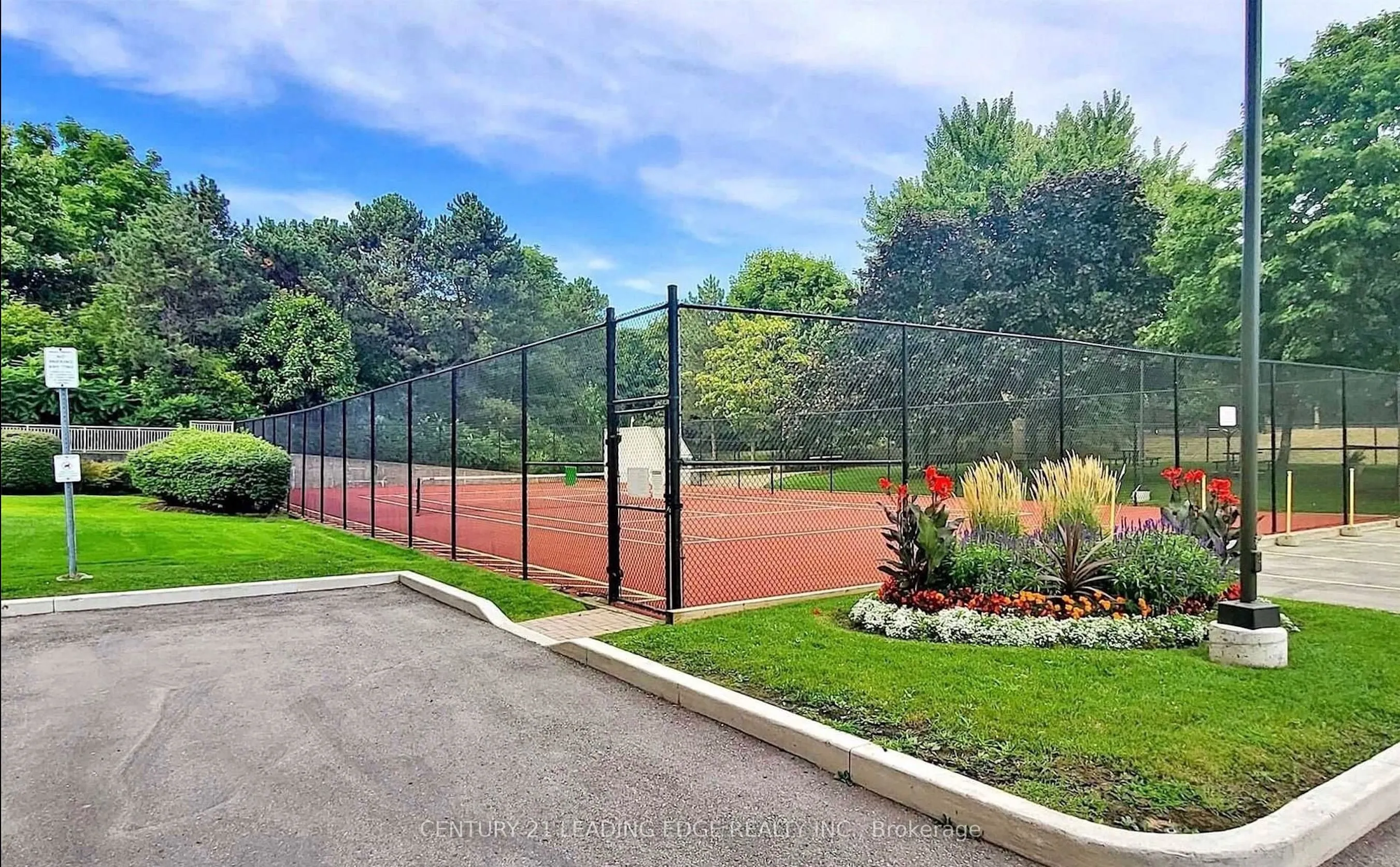 1485 Lakeshore Road E, #115