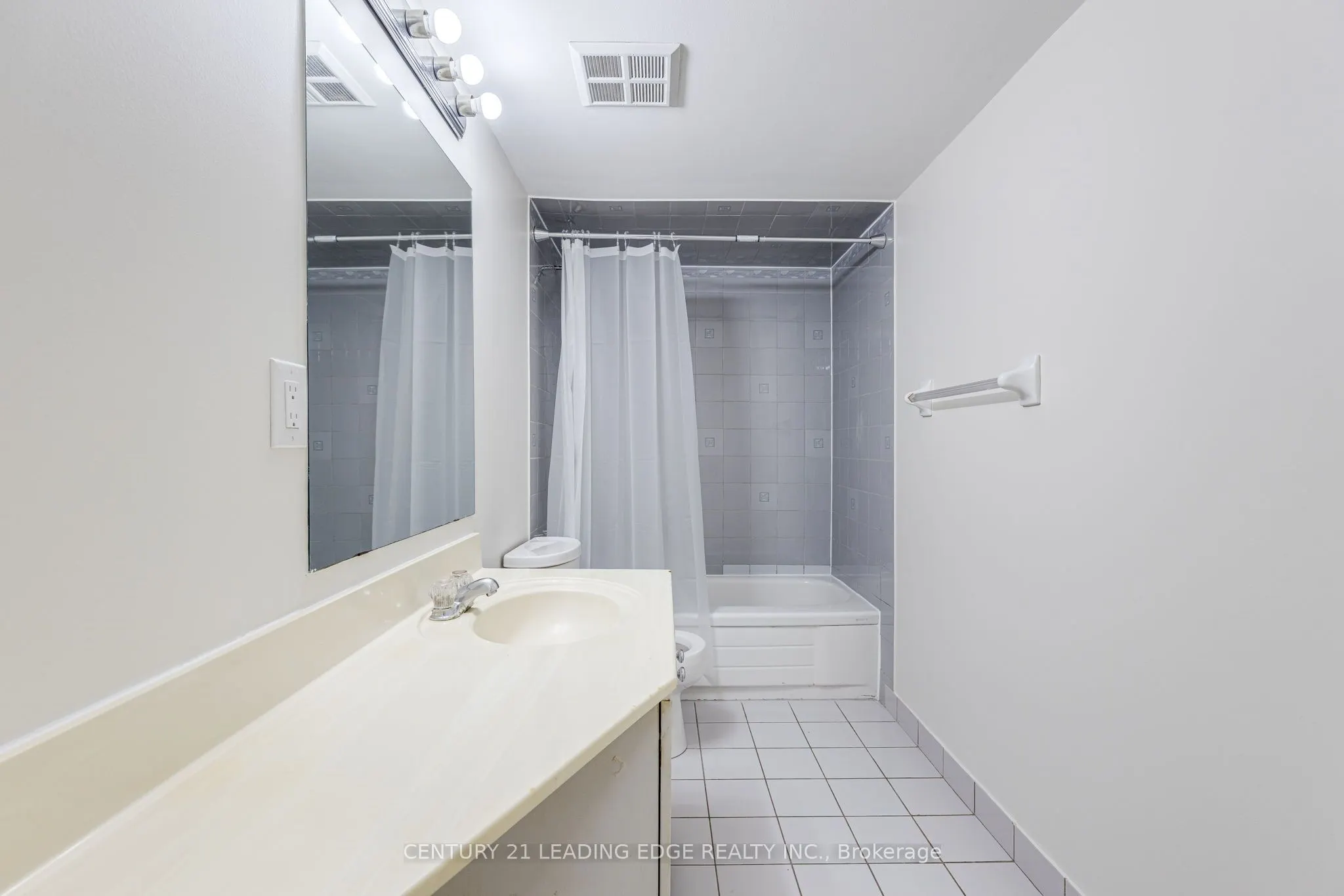 1485 Lakeshore Road E, #115