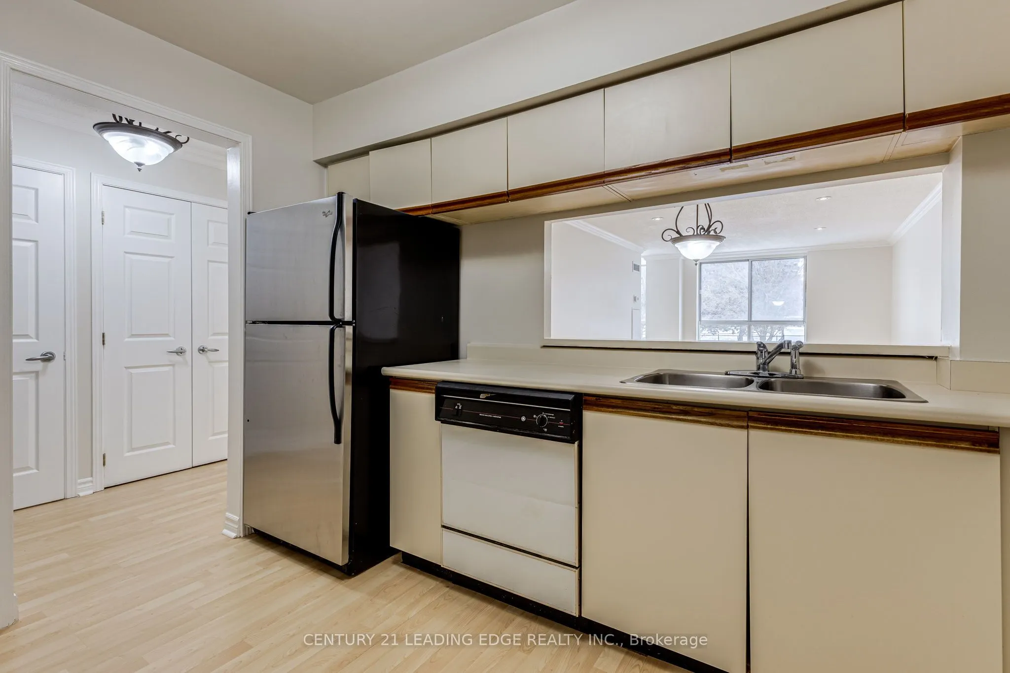 1485 Lakeshore Road E, #115