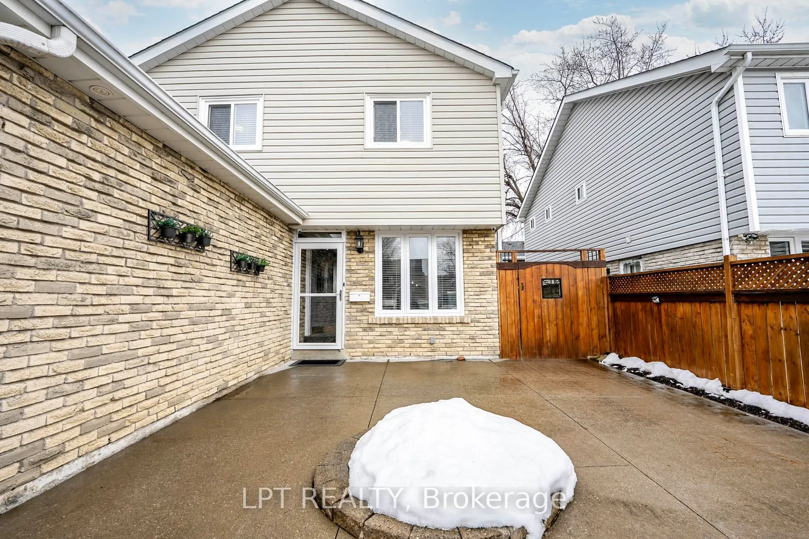 18 Nottawasaga Crescent