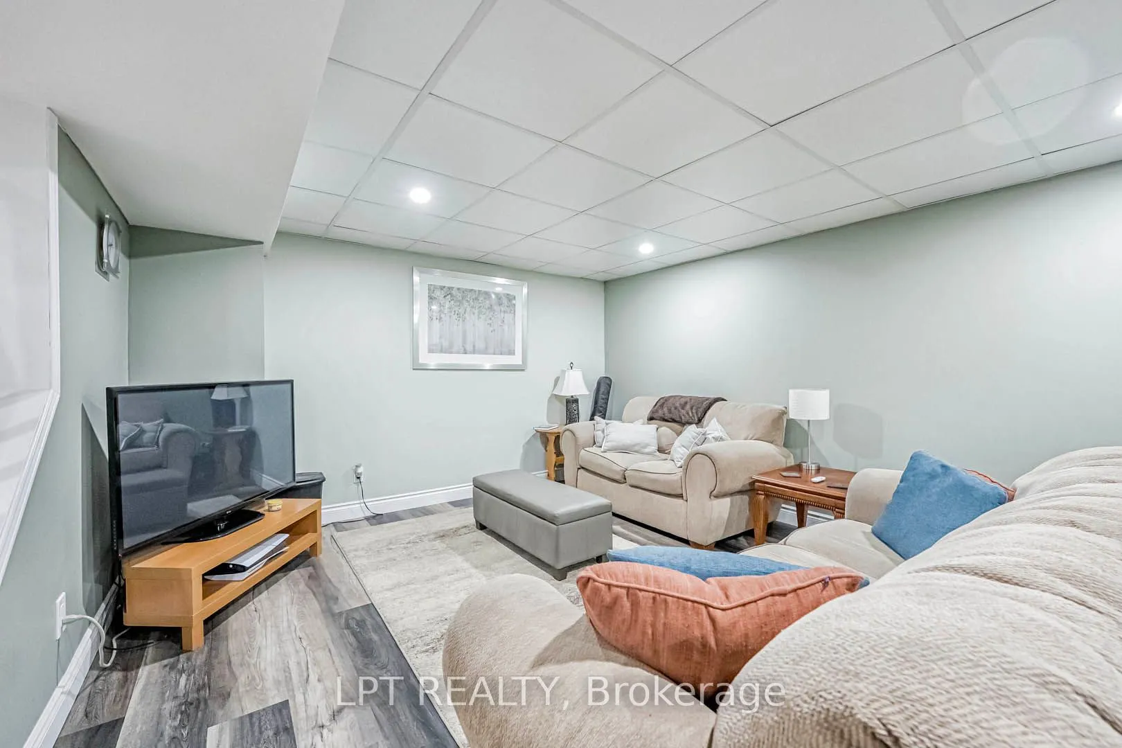 18 Nottawasaga Crescent