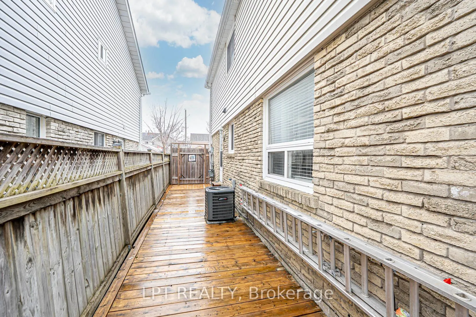 18 Nottawasaga Crescent