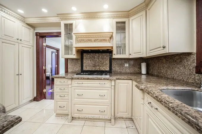14 Rembrandt Crescent