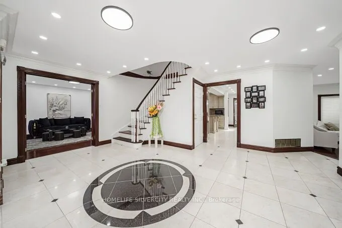 14 Rembrandt Crescent