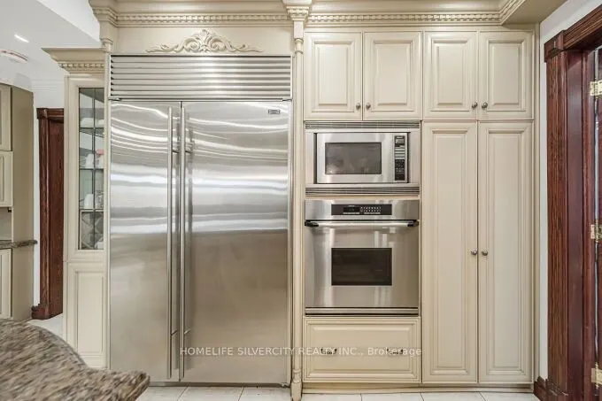 14 Rembrandt Crescent