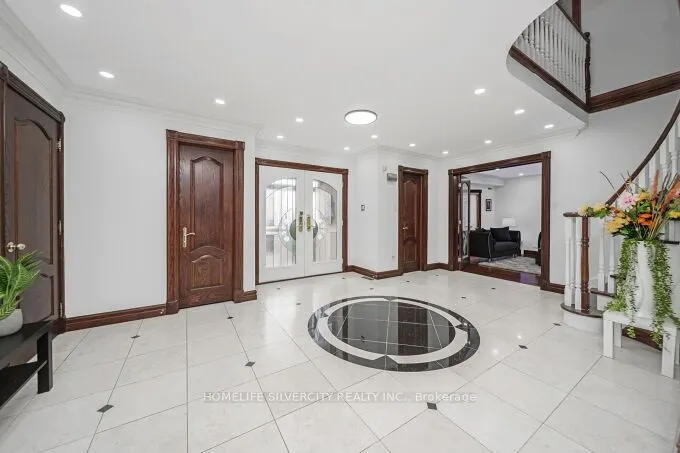 14 Rembrandt Crescent