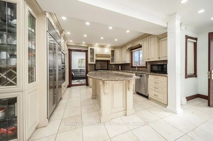 14 Rembrandt Crescent
