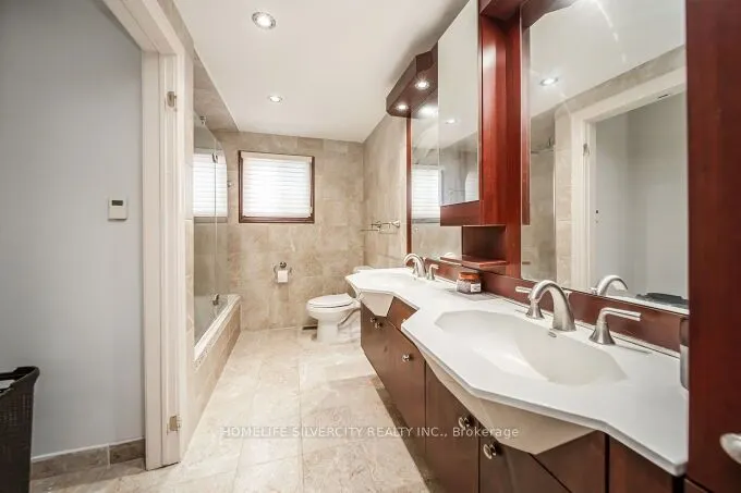 14 Rembrandt Crescent