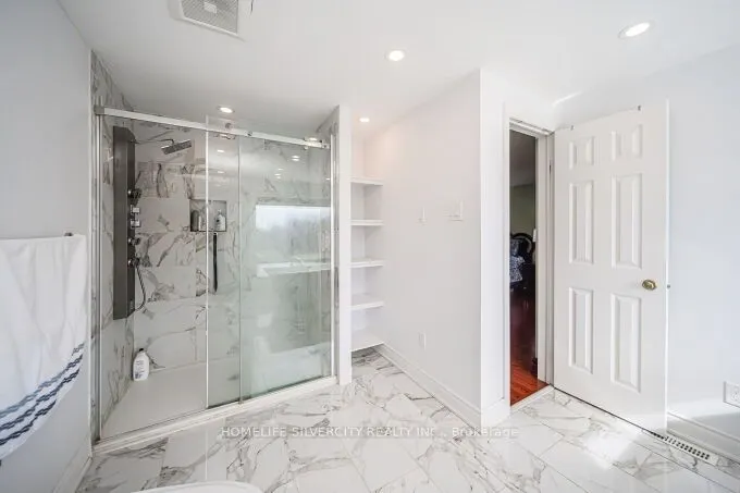 14 Rembrandt Crescent