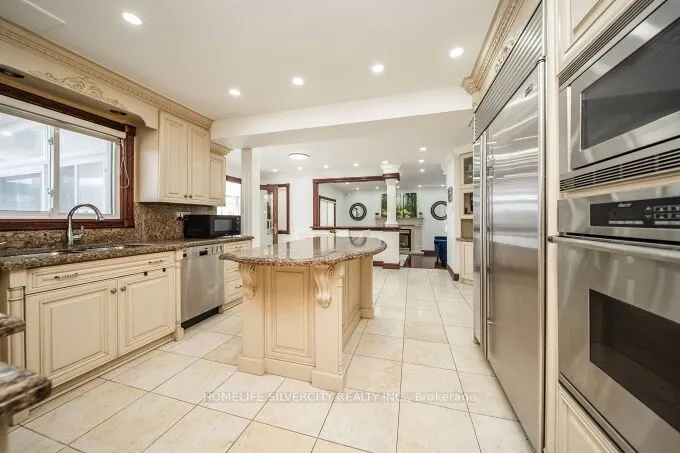 14 Rembrandt Crescent
