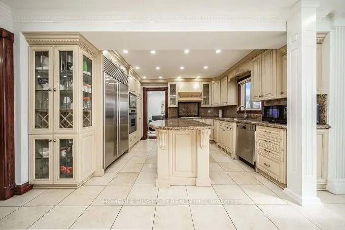 14 Rembrandt Crescent
