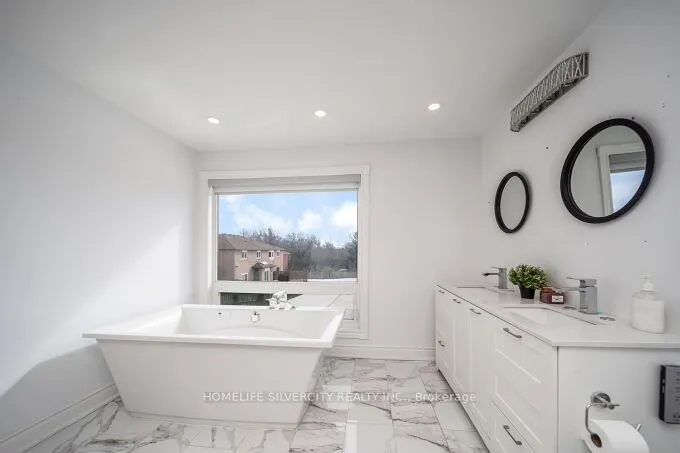 14 Rembrandt Crescent