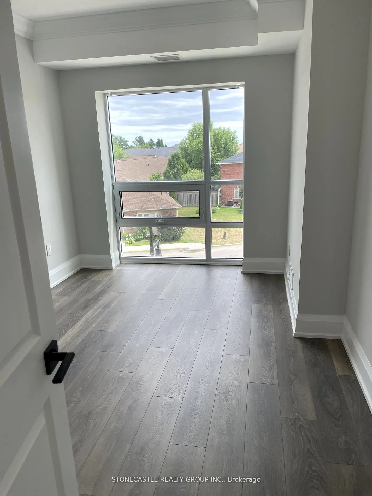 4040 Upper Middle Road, #323