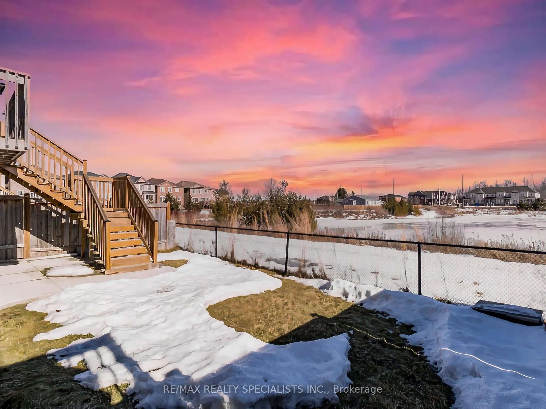 26 Lloyd Crescent
