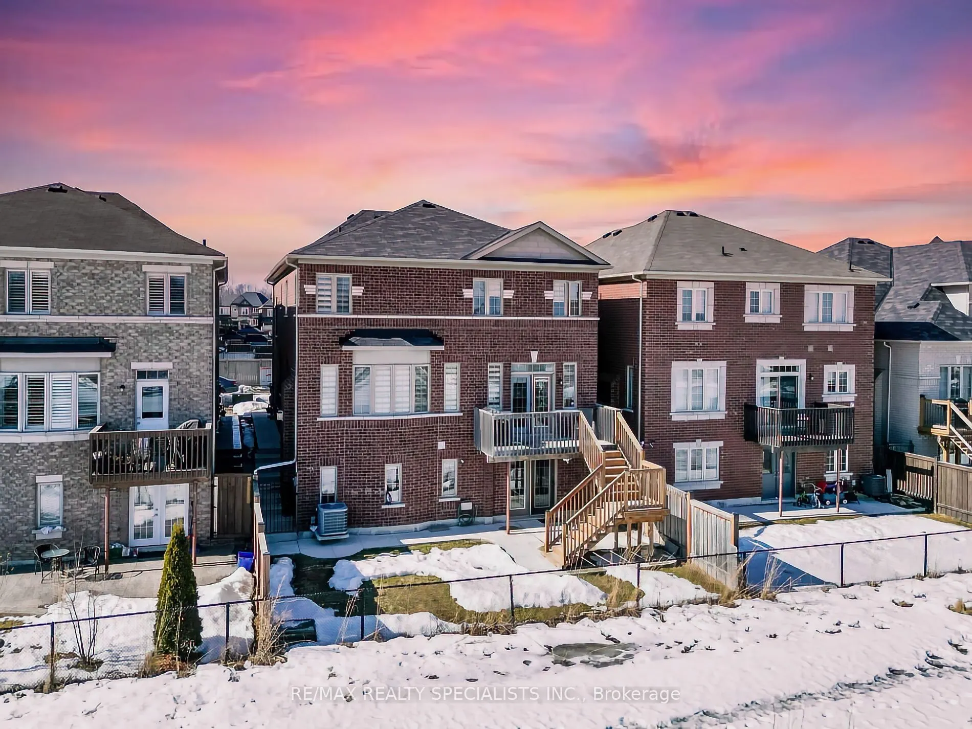26 Lloyd Crescent