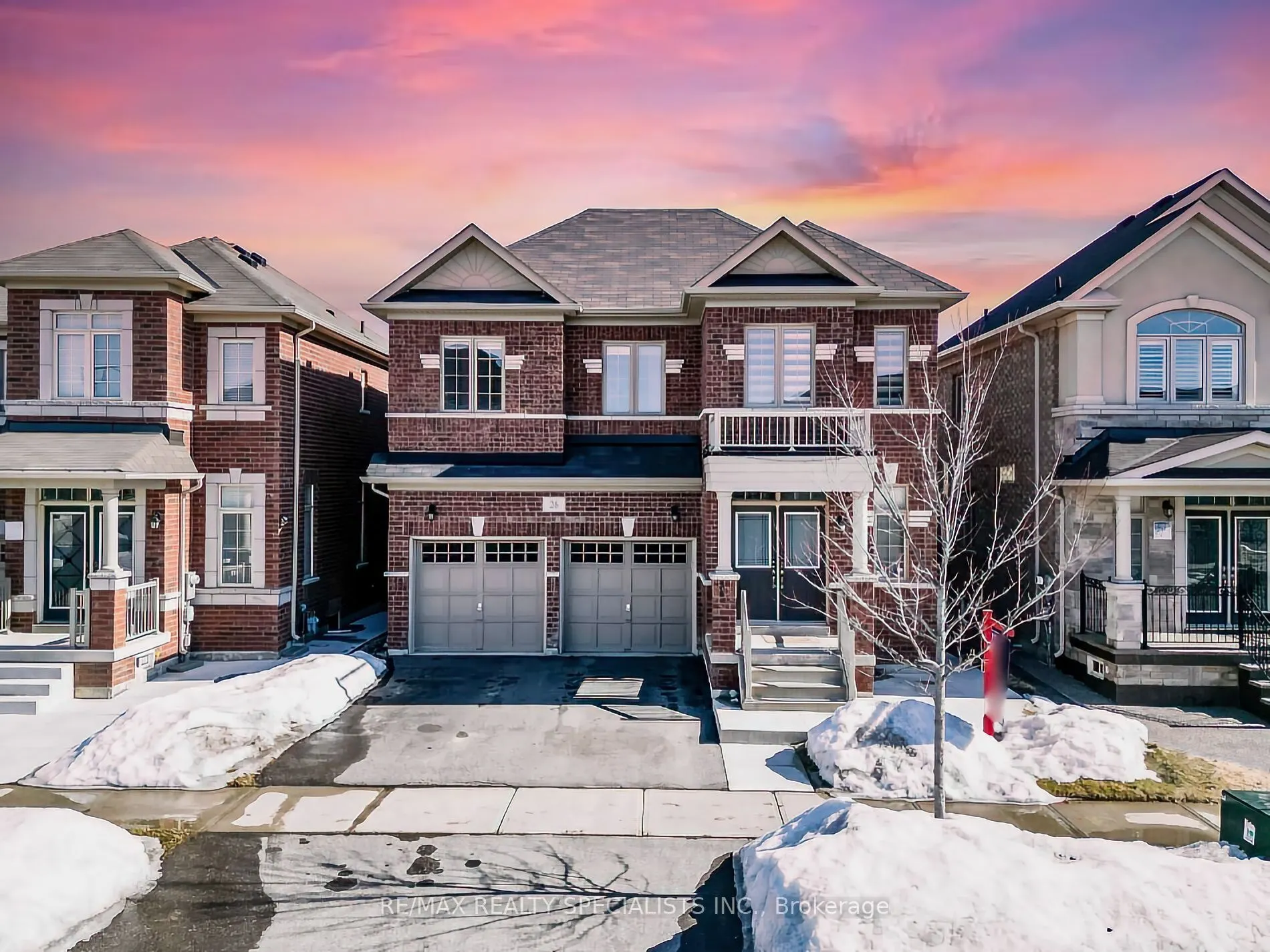26 Lloyd Crescent