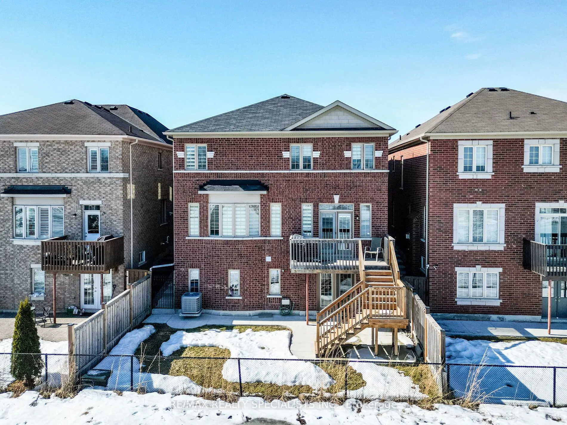26 Lloyd Crescent