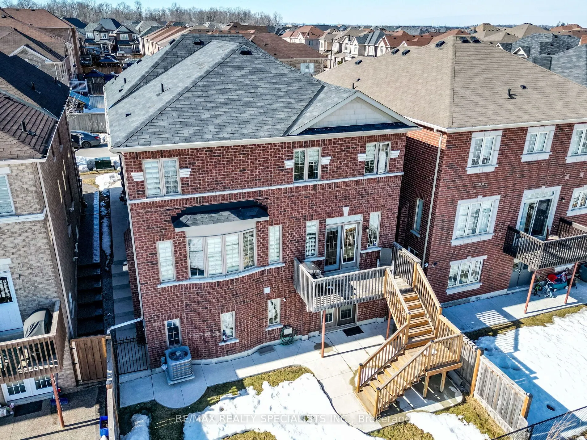 26 Lloyd Crescent