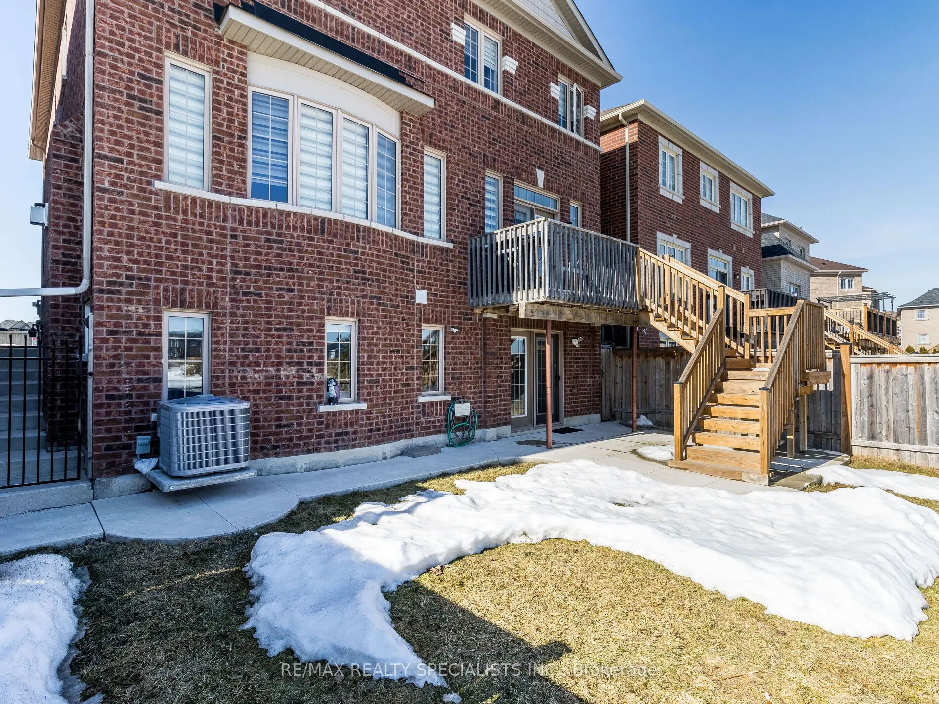 26 Lloyd Crescent