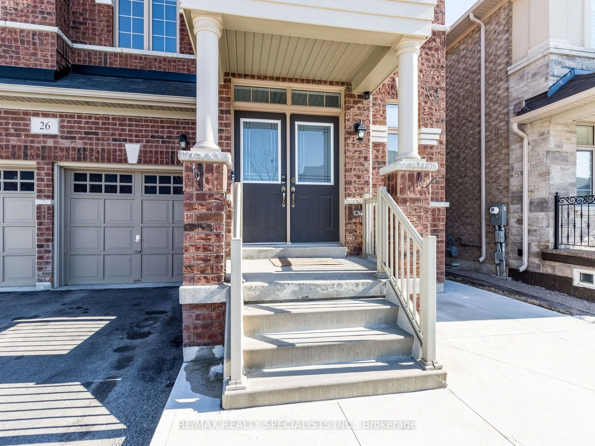 26 Lloyd Crescent