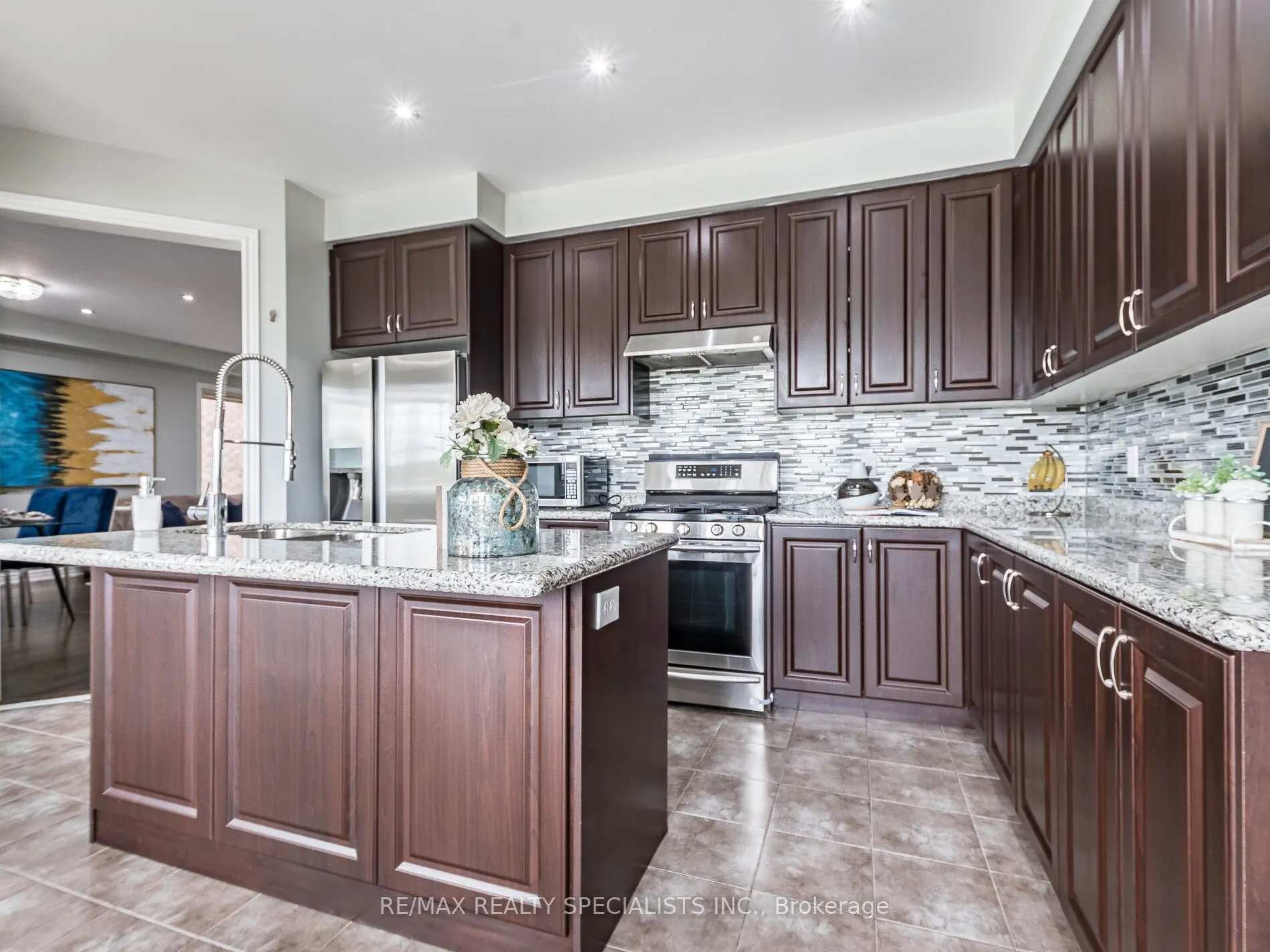 26 Lloyd Crescent