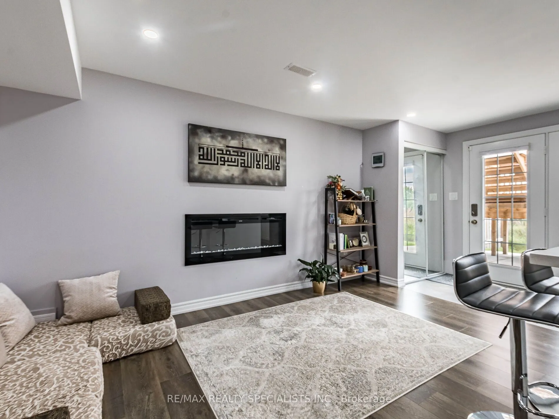 26 Lloyd Crescent