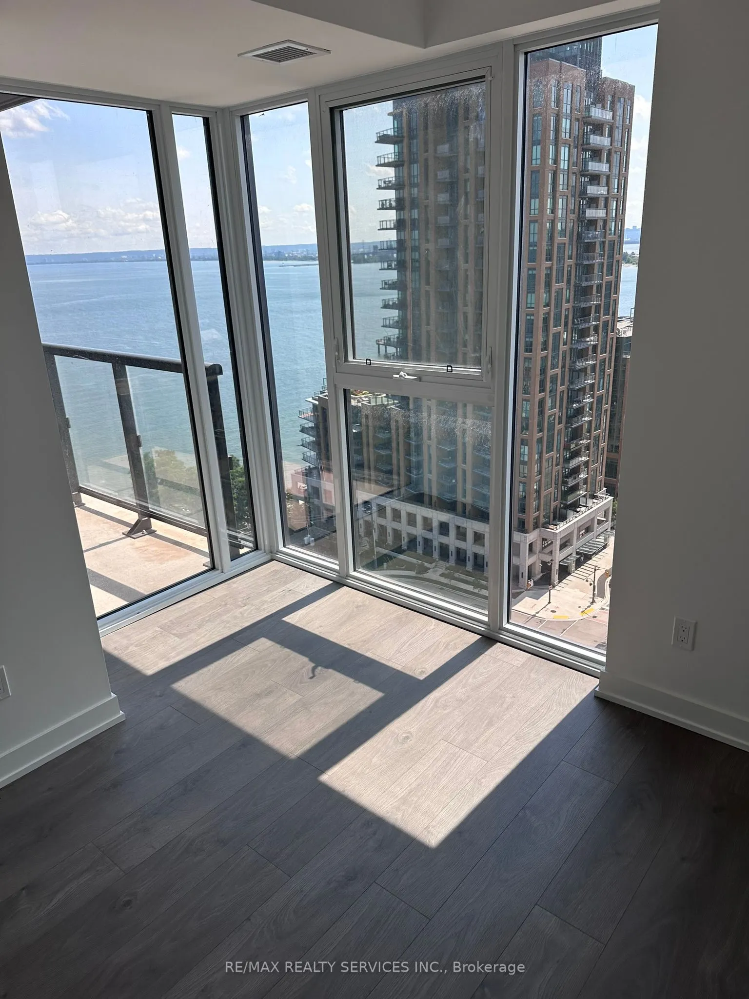 370 Martha Street, #1708