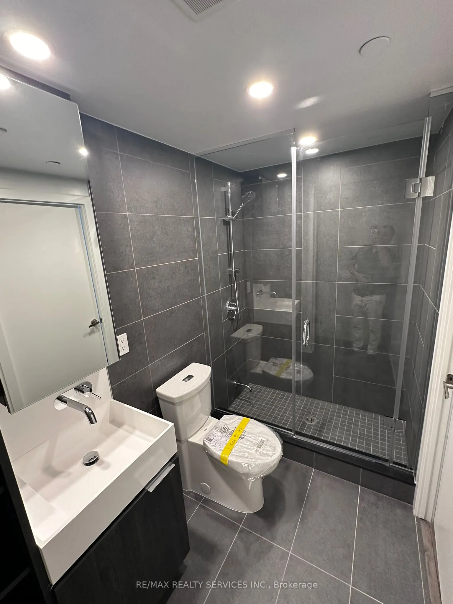 370 Martha Street, #1708