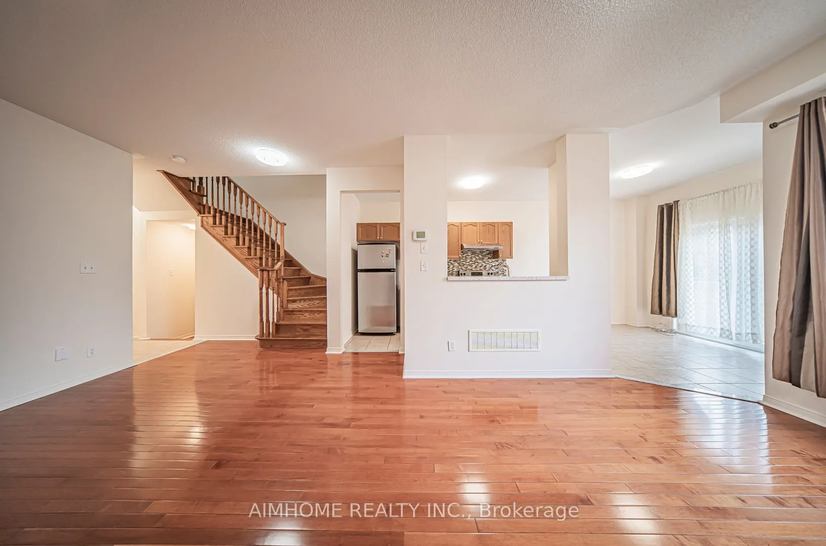 688 Courtney Valley Road