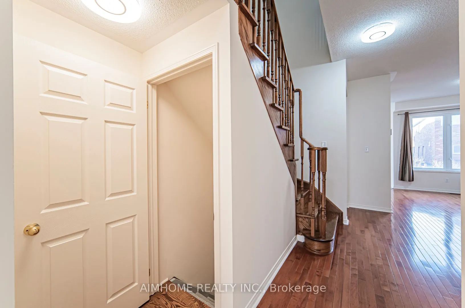 688 Courtney Valley Road