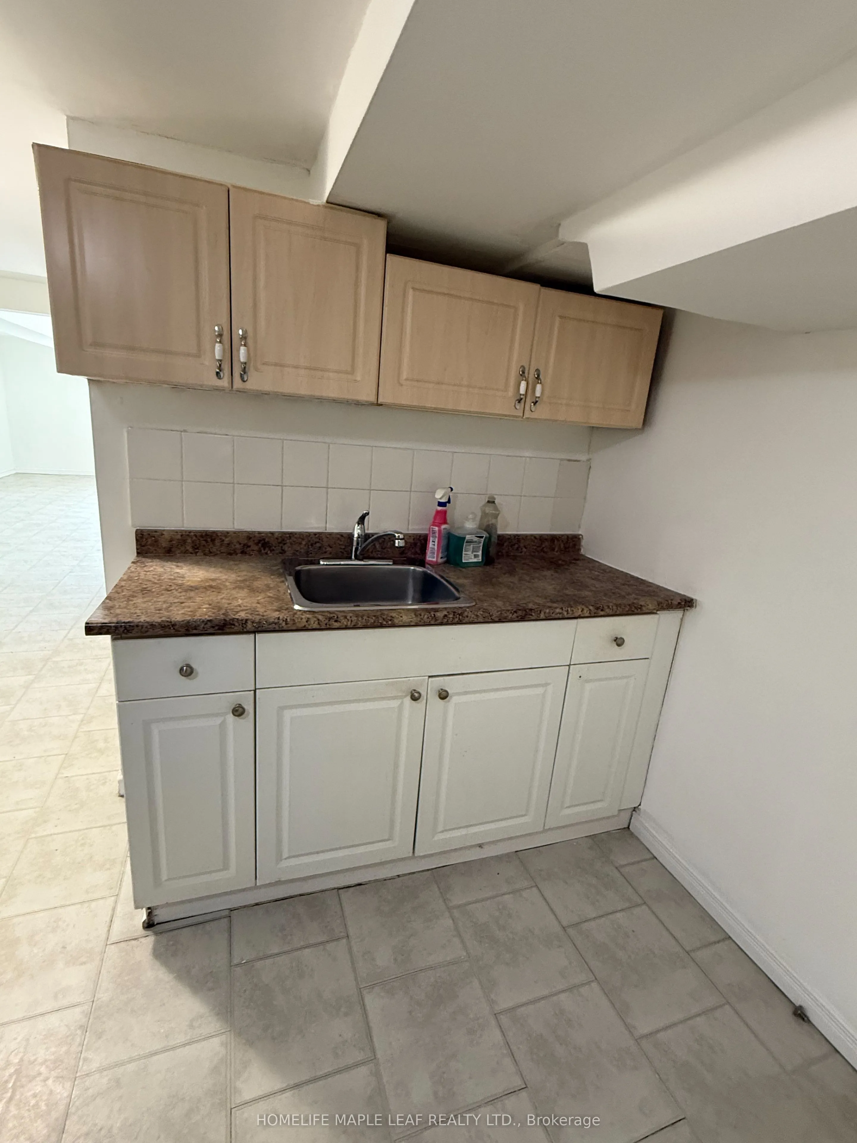 21 ALBION Crescent, #Bsmt