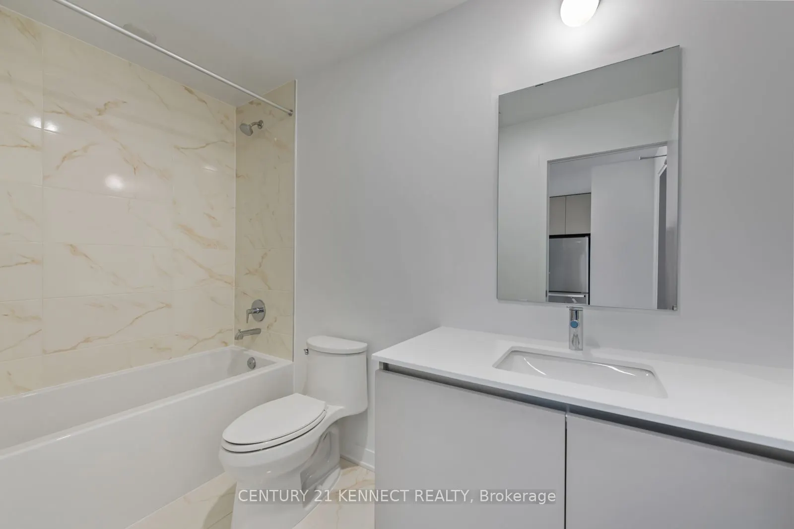 395 Dundas Street W, #804