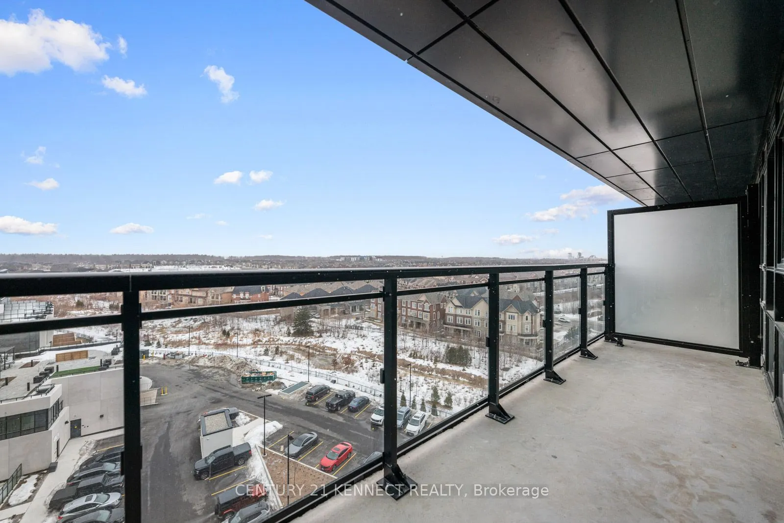 395 Dundas Street W, #804