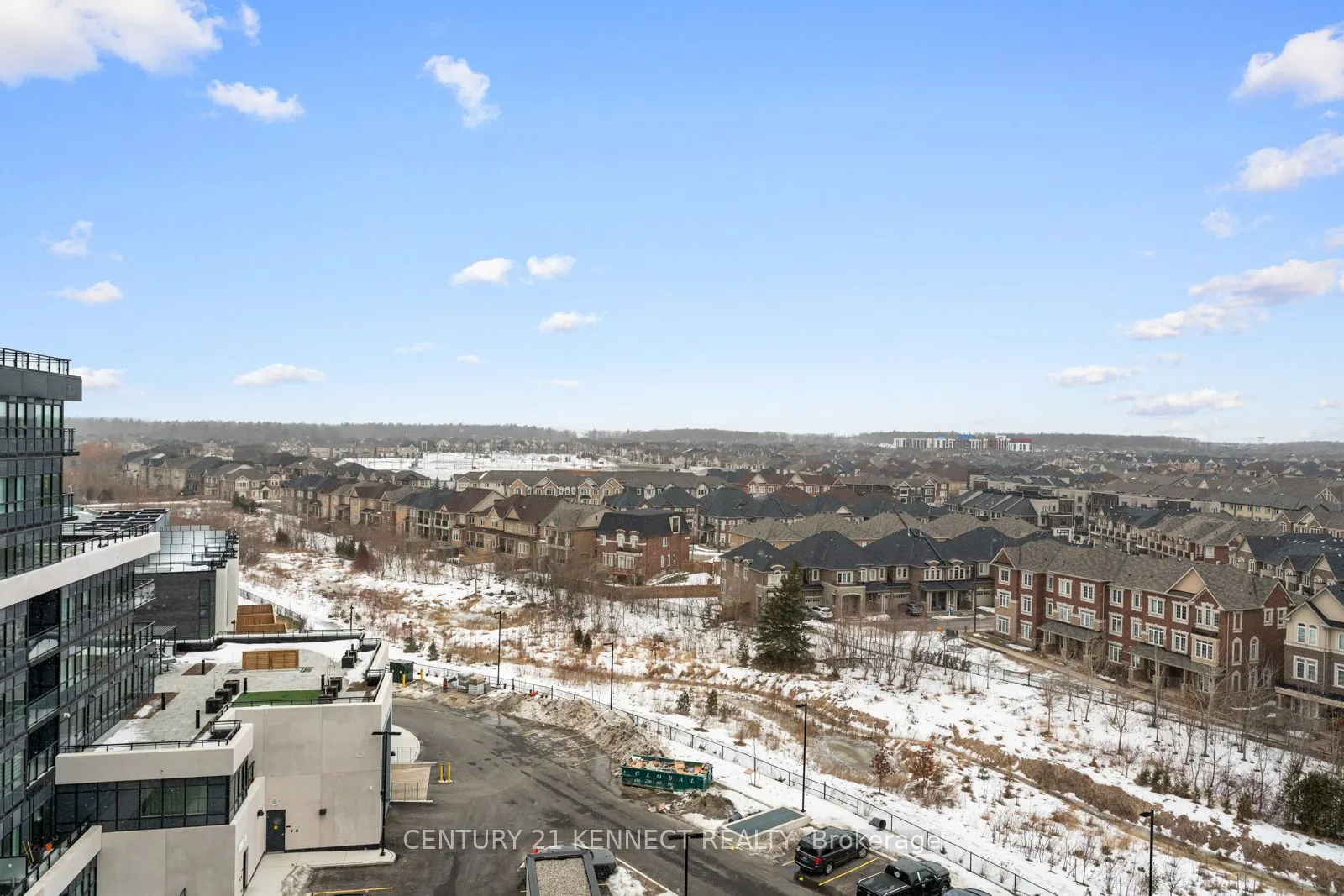 395 Dundas Street W, #804