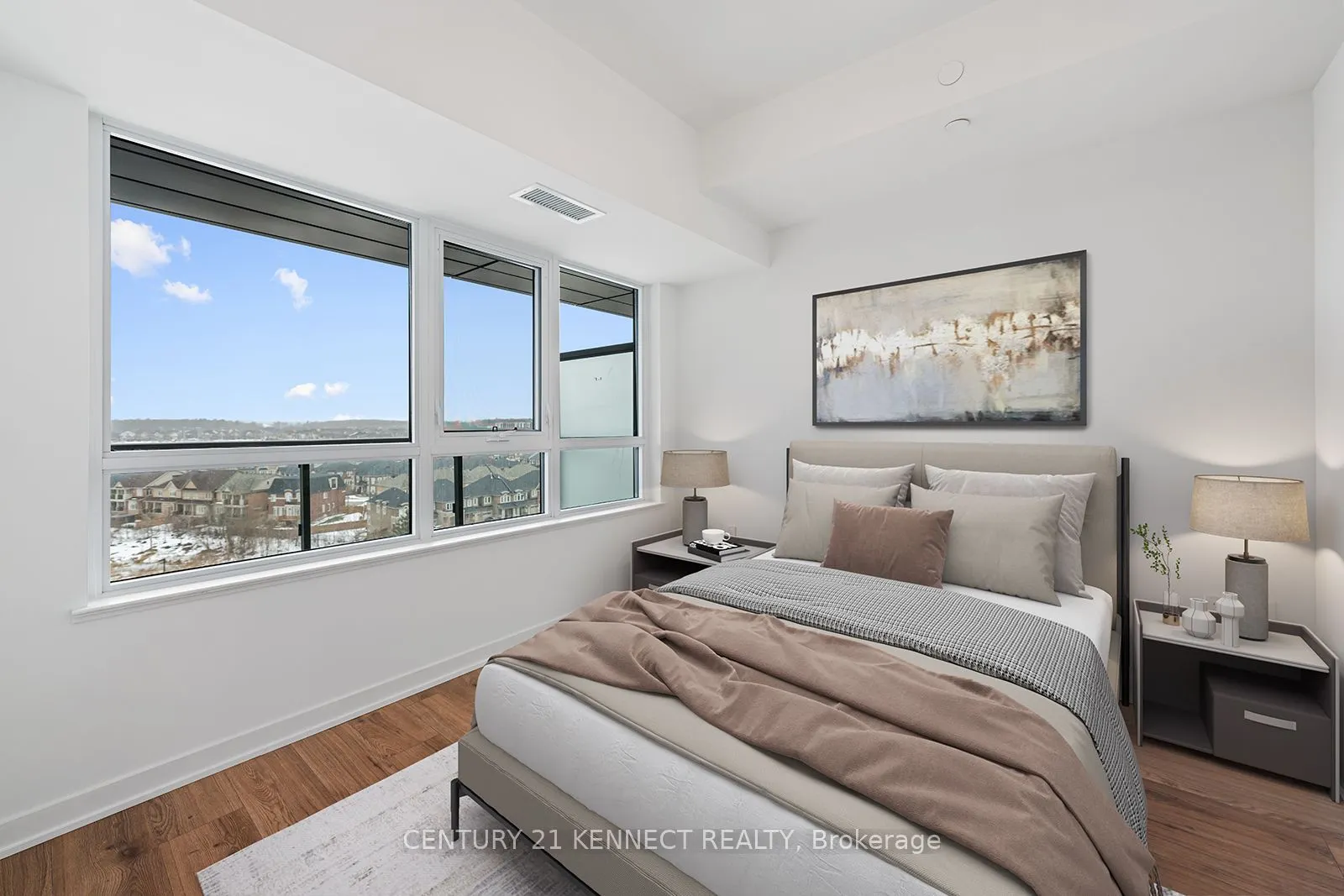 395 Dundas Street W, #804