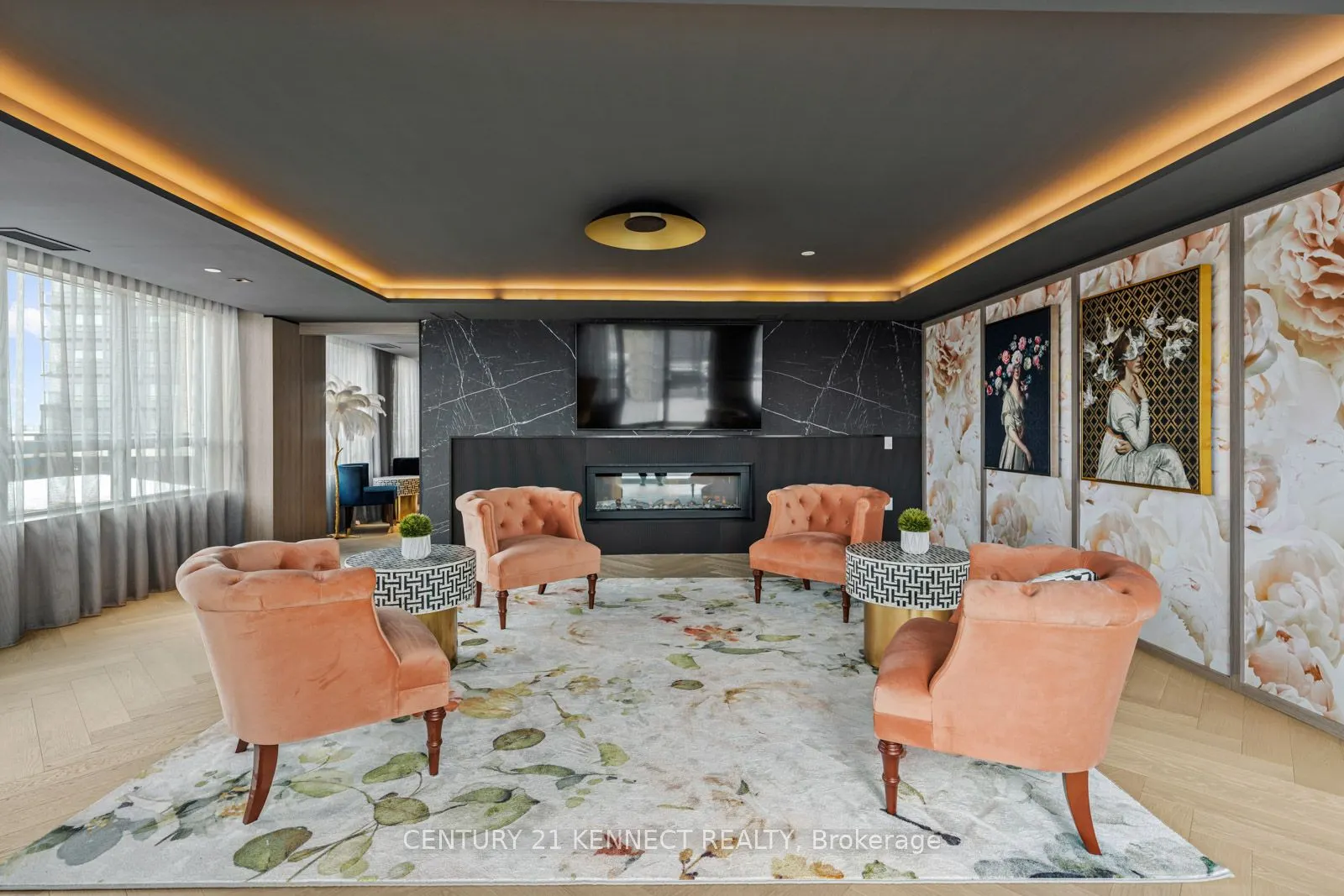 395 Dundas Street W, #804