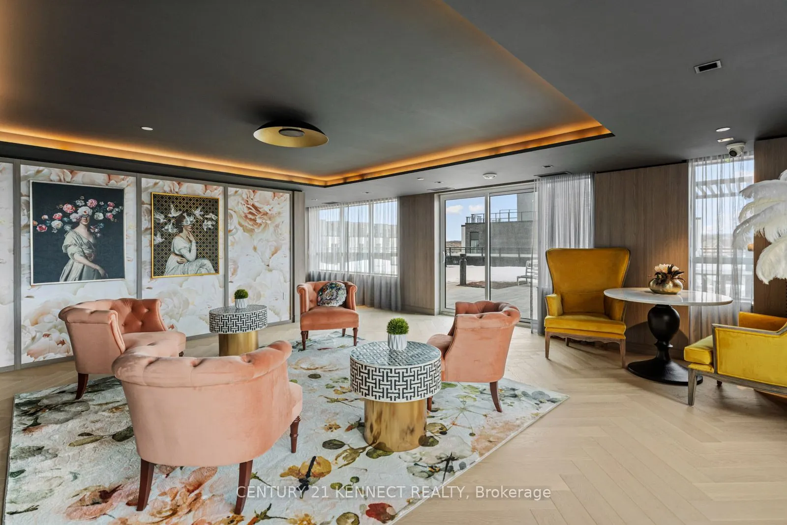 395 Dundas Street W, #804