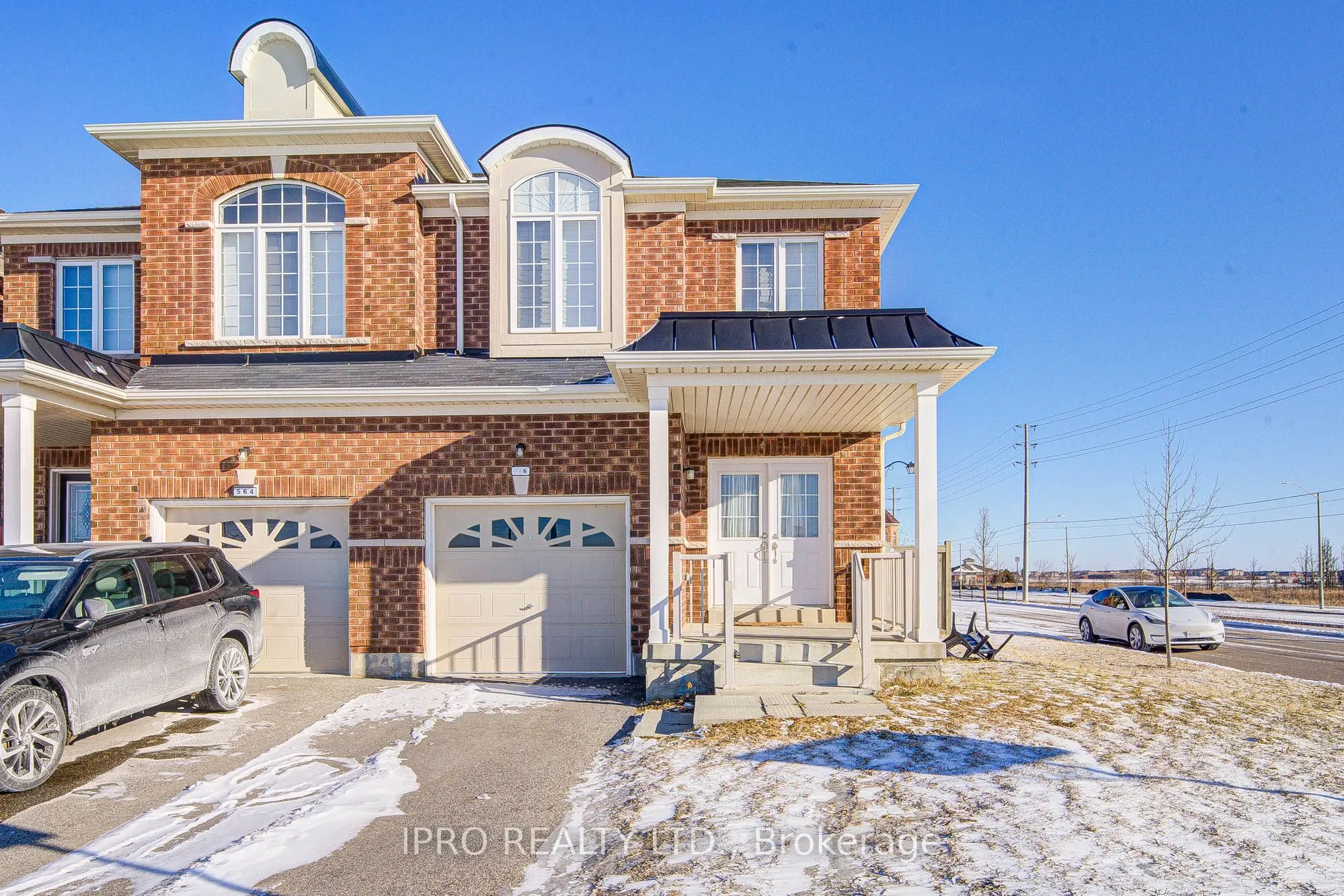 566 Bessborough Drive