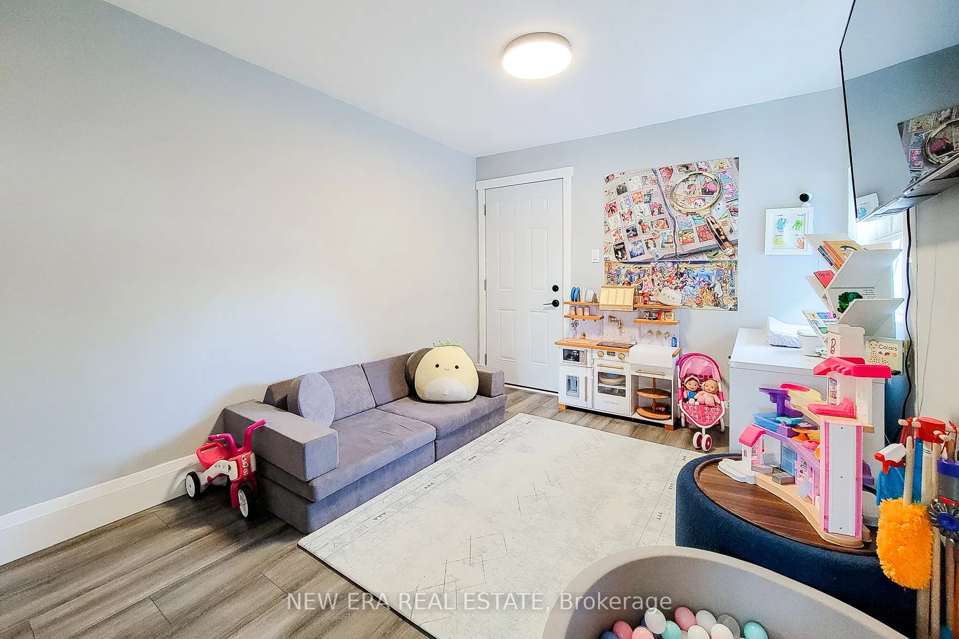 2152 Pelee Boulevard