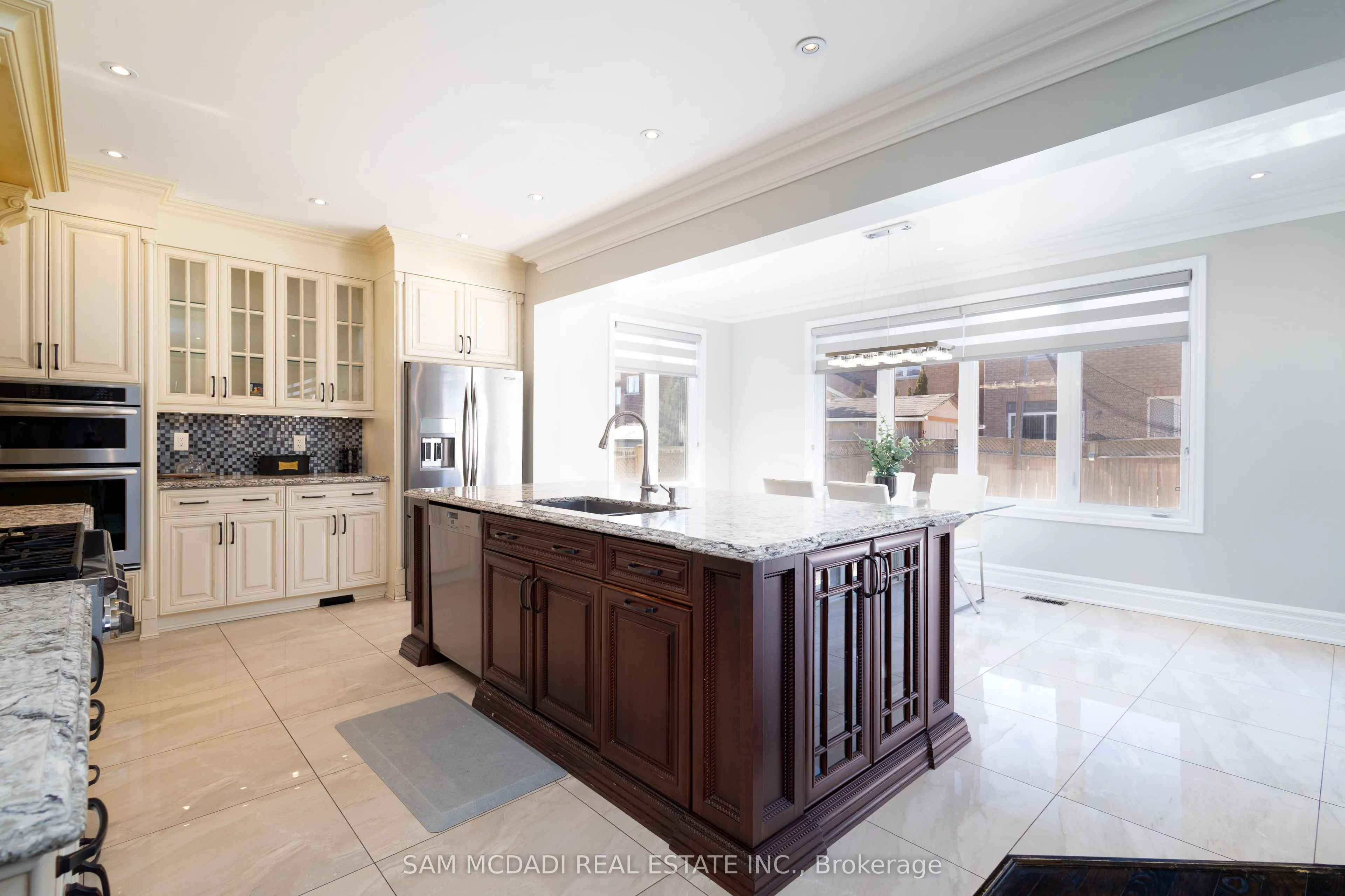 5572 Trailbank Drive