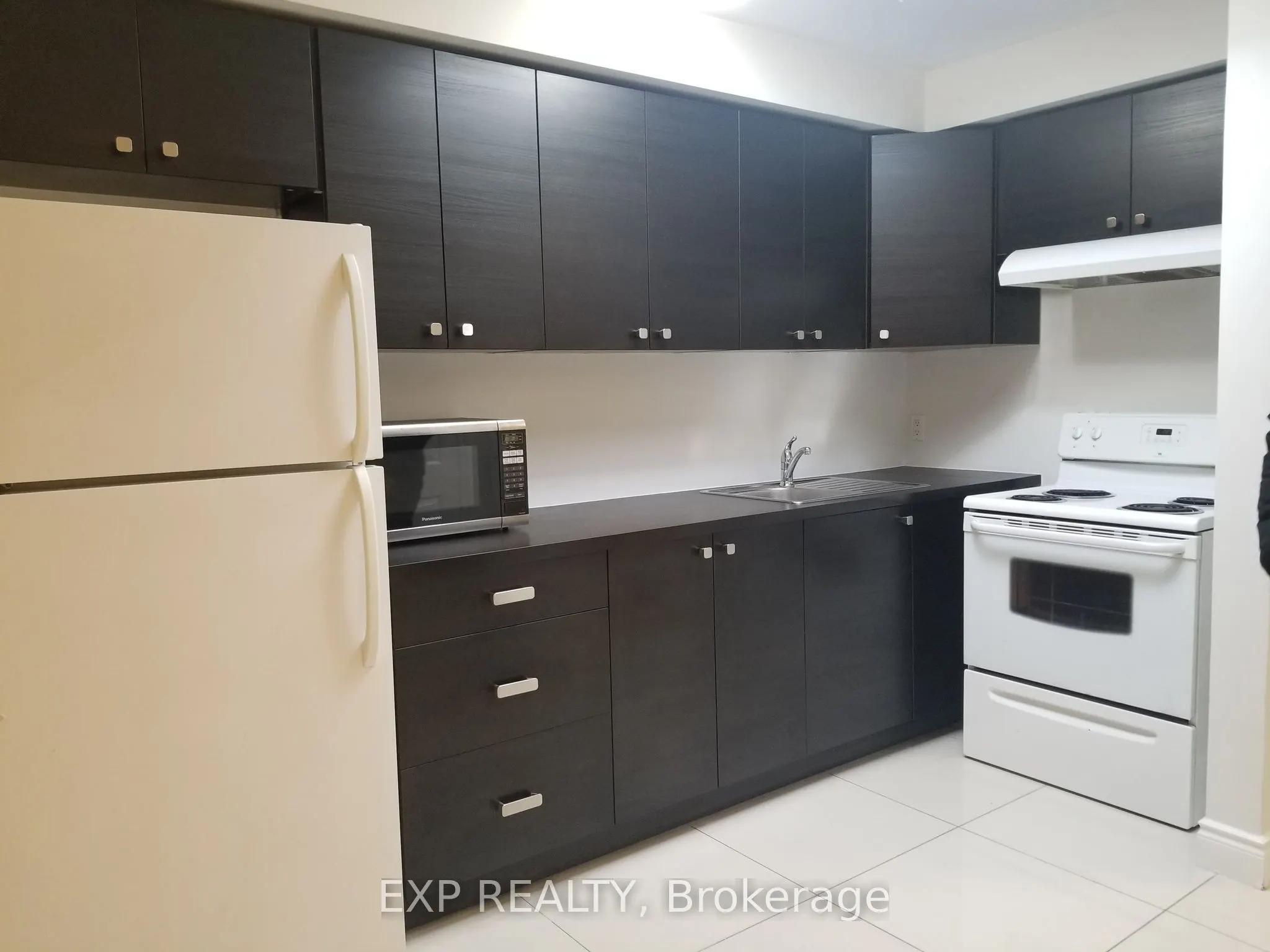 256 Lakeshore Road E, #2