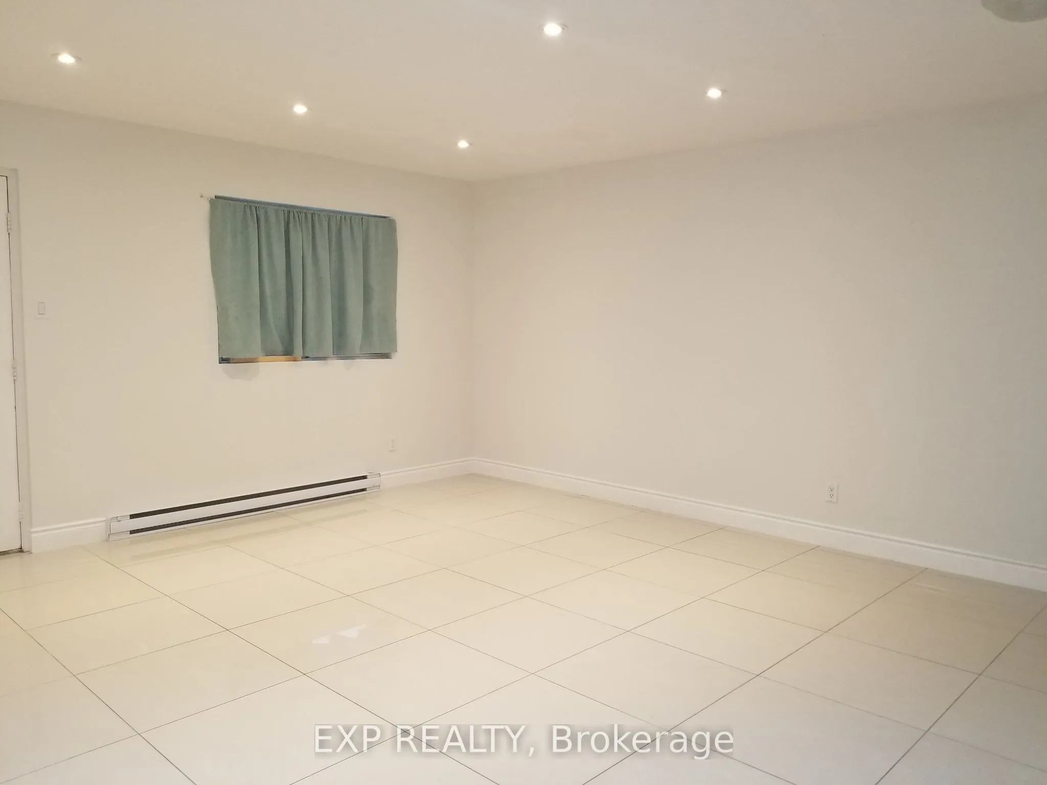 256 Lakeshore Road E, #2