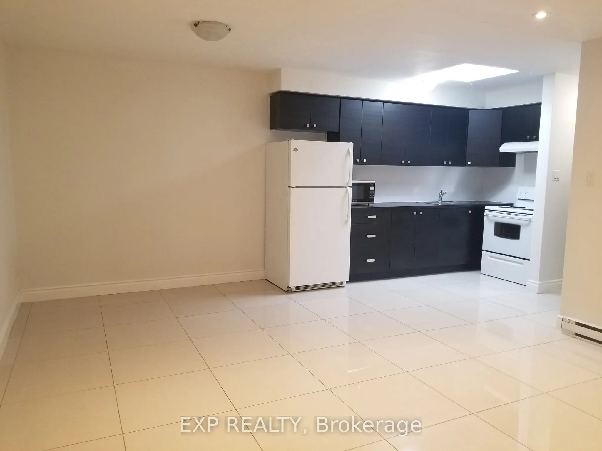 256 Lakeshore Road E, #2