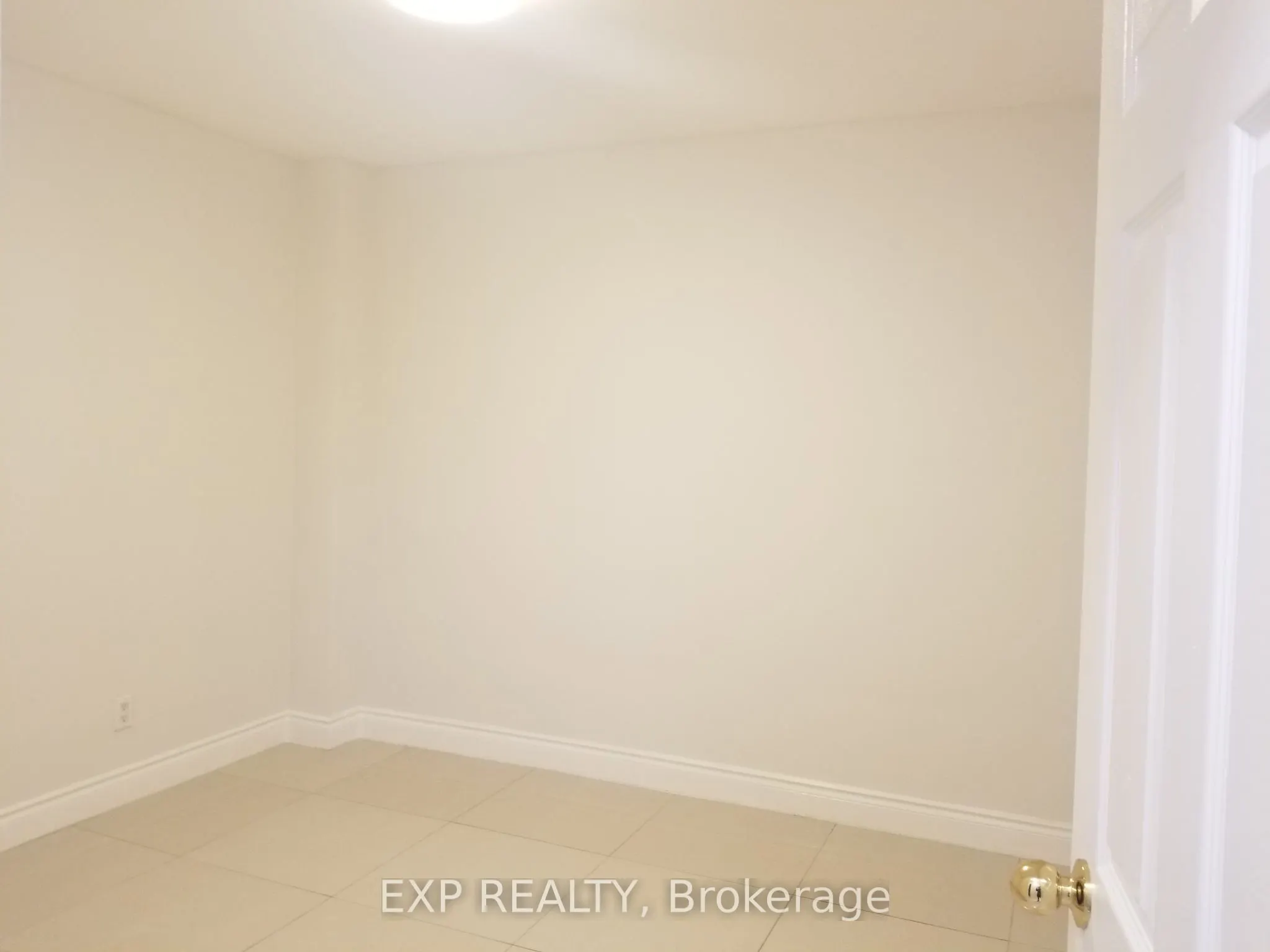 256 Lakeshore Road E, #2