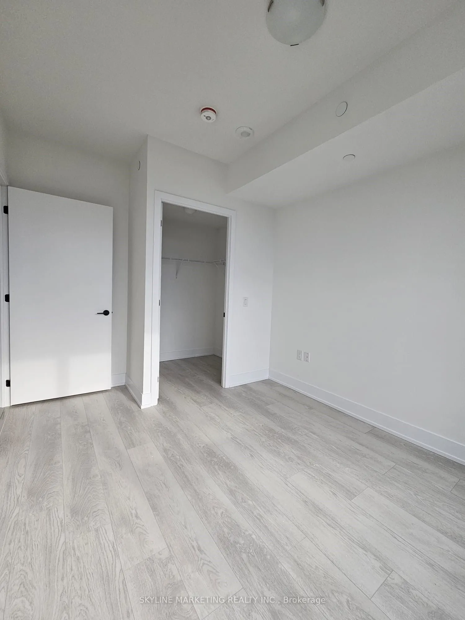 2450 Old Bronte Road, #240