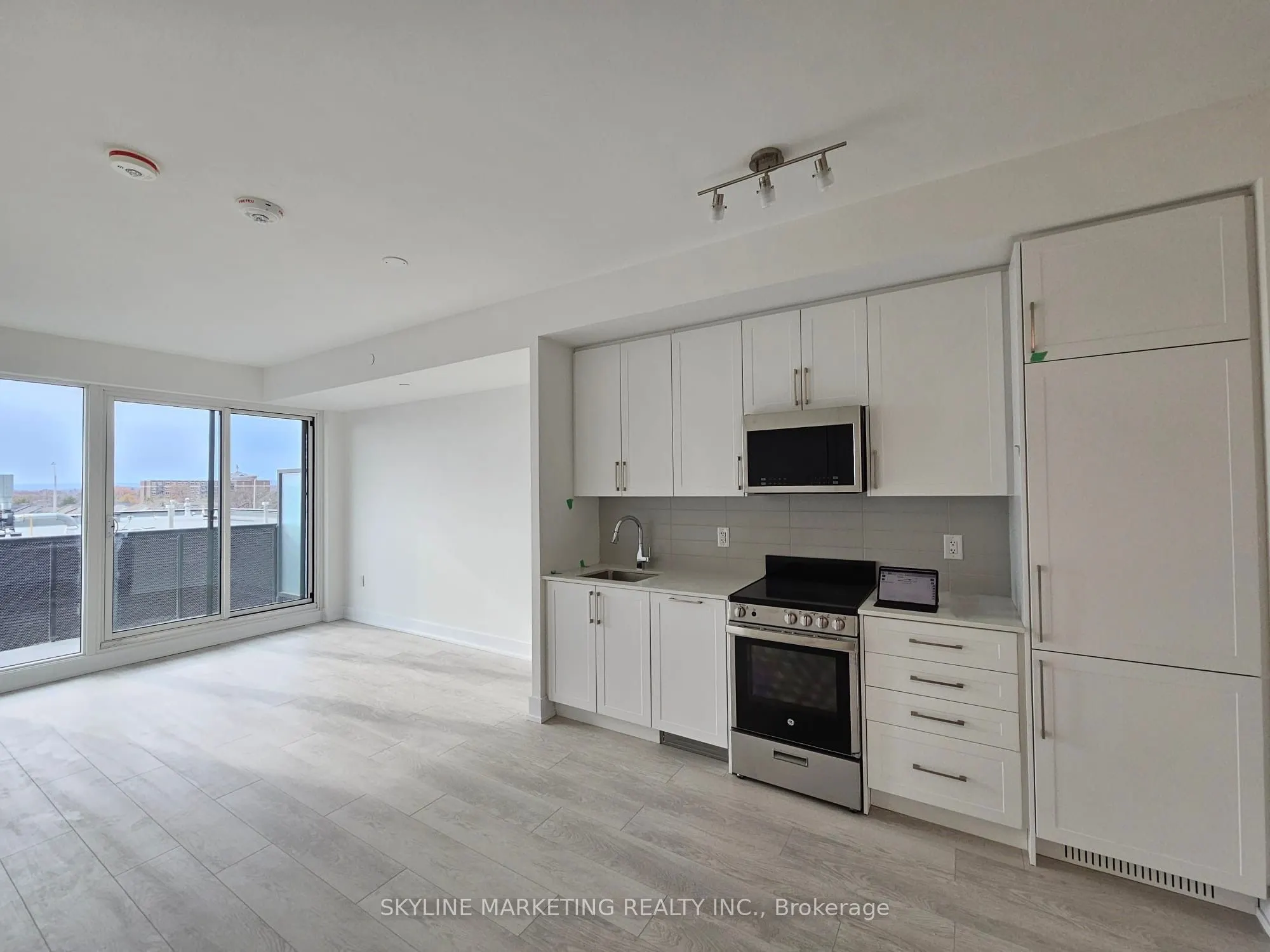 2450 Old Bronte Road, #240